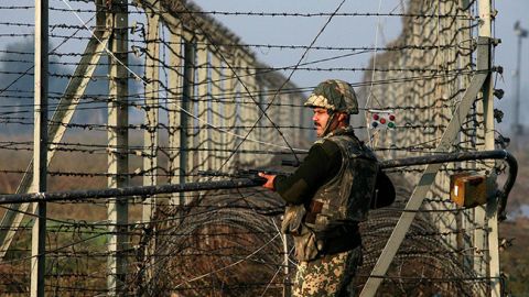 В Кашмірі сталася перестрілка між військовими, є жертви