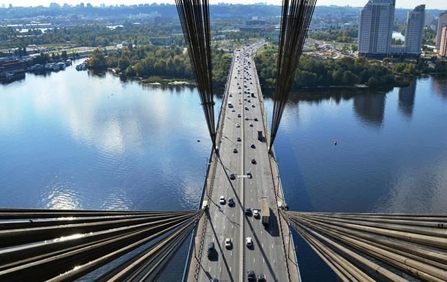У Києві на вихідних буде обмежено рух на Північному мосту