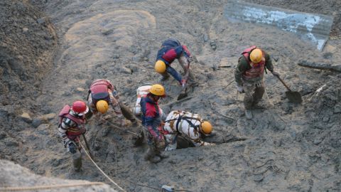 Число жертв схода ледника в Индии выросло до 26 человек