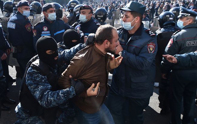 Протесты в Ереване: задержали уже около 130 человек