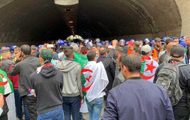 В Алжире в рамках борьбы с коррупцией арестовали пять миллиардеров