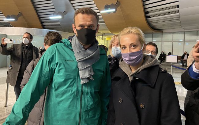 Жена Навального прилетела в Германию, - Der Spiegel