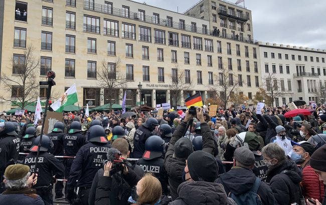 У Берліні в ході протестів вчора постраждали майже 80 поліцейських