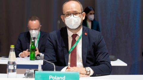 Попытки Путина выставить украинцев "россиянами" обречены на поражение, - МИД Польши