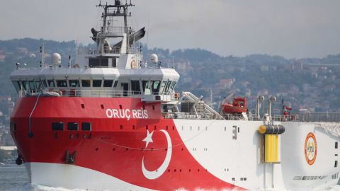 Турция продлила разрешение на работу своего судна у спорных с Грецией водах