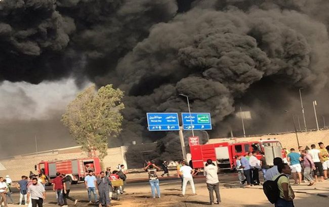 В Египте утечка нефти спровоцировала масштабный пожар на шоссе, много раненых