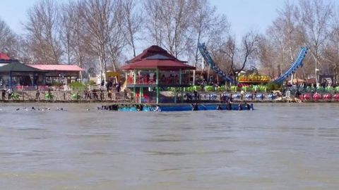 Число жертв крушения парома в Ираке выросло до 93