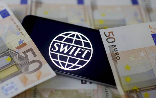 Міжбанківська система передачі даних SWIFT почала відключати іранські банки