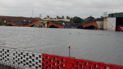 Тропический шторм в Индии разрушил тысячи домов, погибли десятки человек