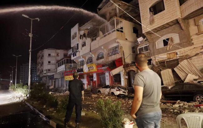 За ночь из Газы по Израилю выпустили почти 200 ракет