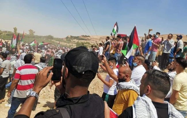 Тысячи иорданцев выдвинулись к границе с Палестиной. Требуют открыть ее