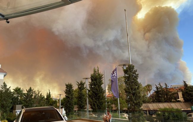 Сімох російських туристів затримали у Туреччині за підозрою у підпалі лісу