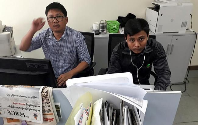 Два журналісти Reuters звільнені з в'язниці в М'янмі
