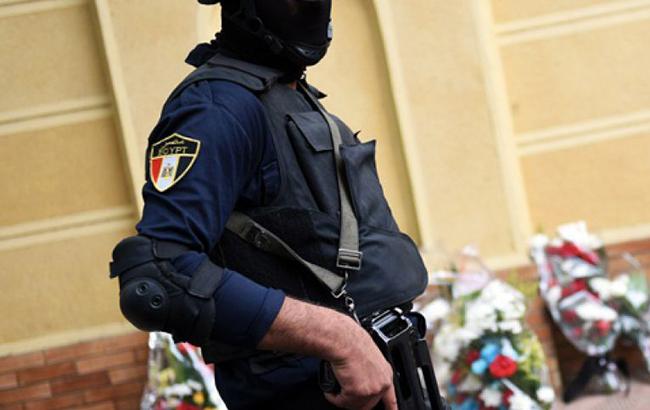 Поліцейський зловив дитину, яка падала з третього поверху (відео)