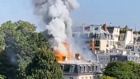 В Париже произошел пожар возле посольства Италии