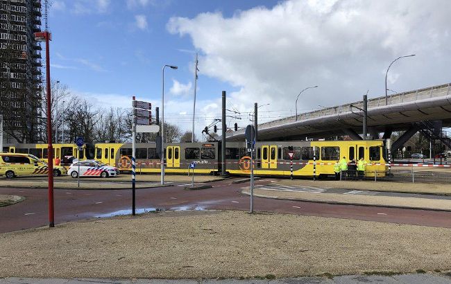 В Нидерландах неизвестный открыл стрельбу в трамвае