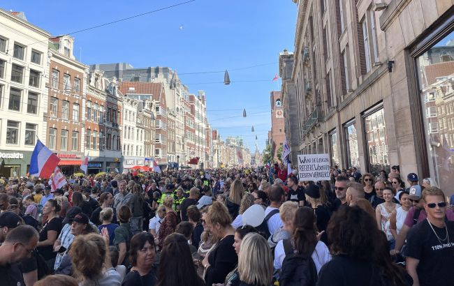Тисячі мітингувальників протестували в Амстердамі через житлову кризу в країні