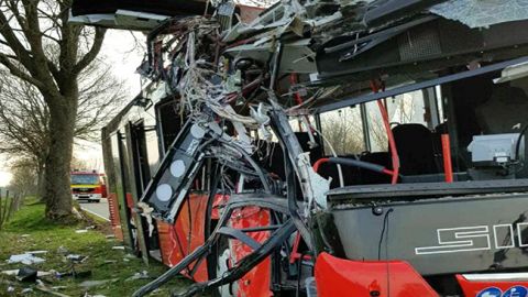 У Німеччині автобус з дітьми потрапив у ДТП