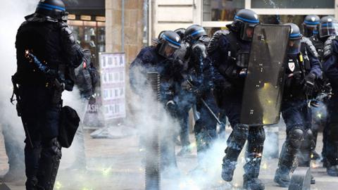 В ході масових заворушень у Франції заарештовано 19 осіб