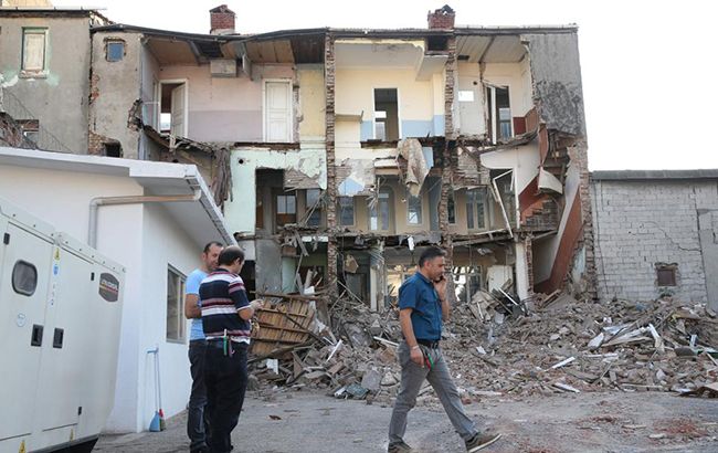 В Турции в результате землетрясения пострадали более 30 человек