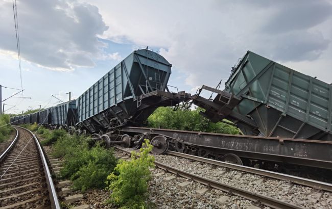 У Румунії потяг з українським зерном зійшов з рейок: поліція допускає диверсію