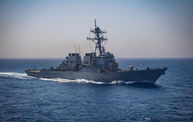 К Черному морю направляется ракетный эсминец ВМС США
