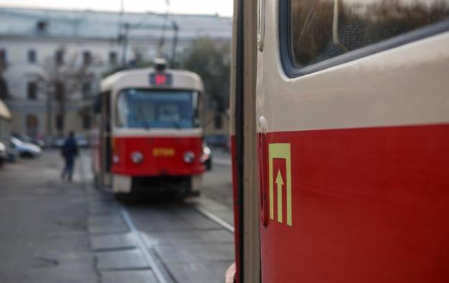 В Киеве из-за ливней заблокировано движение трамваев №1 и №3