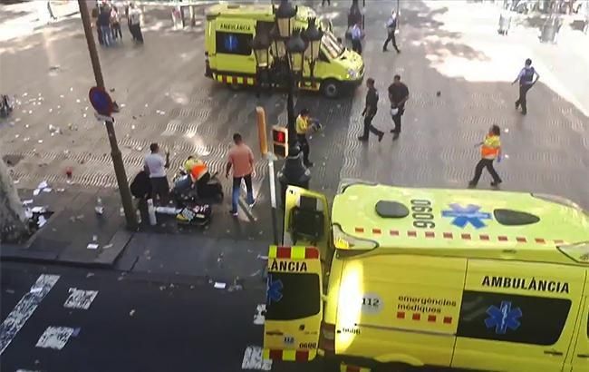 Фото: теракт в Барселоне (twitter.comboppinmule)