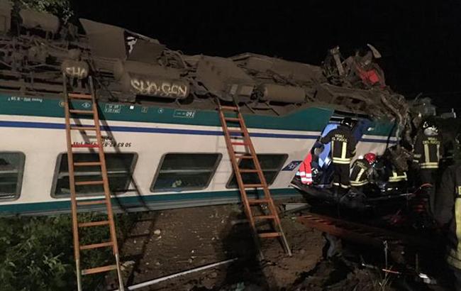 В Италии столкнулись поезд и грузовик, двое погибших и 18 потерпевших