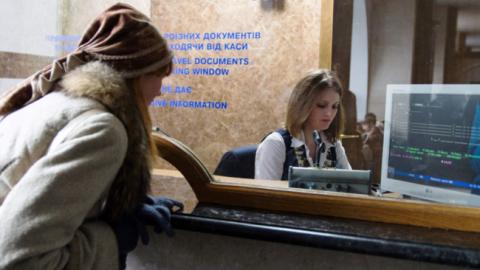 У міжнародних касах УЗ квитки тепер можна оплатити картками