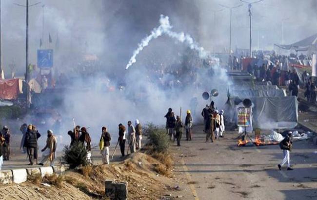 Протесты в Пакистане: более 200 человек пострадали