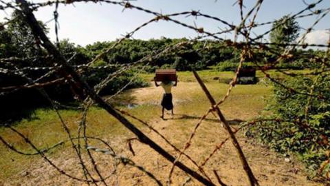 Мьянма заминировала границу с Бангладеш, - Reuters