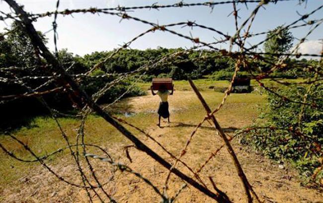 Мьянма заминировала границу с Бангладеш, - Reuters