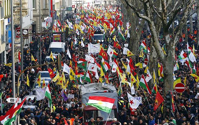 У Німеччині тисячі курдів протестують проти політики Ердогана