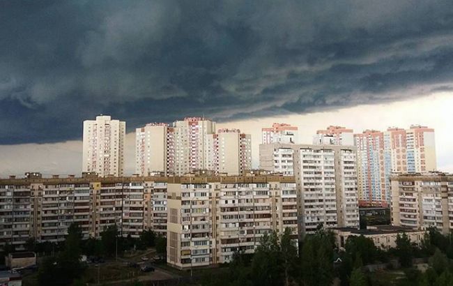 Синоптики предупреждают о грозах и сильных дождях в Киеве и области