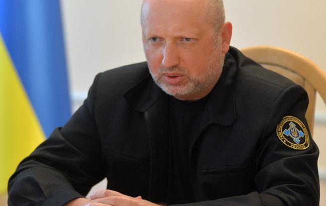 Держустанови терміново переведуть з програмного продукту РФ на вітчизняний, - Турчинов