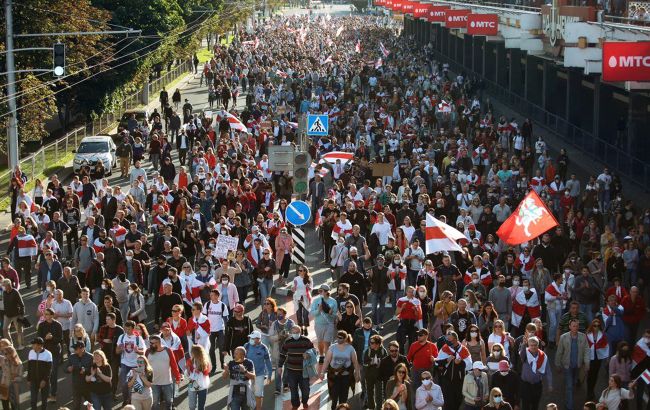 В ЄС пропонують ввести безвіз для білорусів