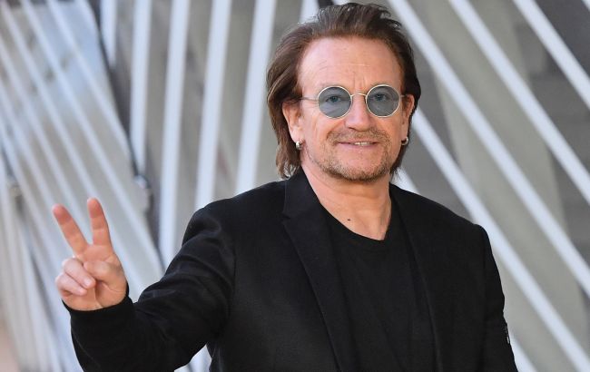 Потрясающий сюрприз: лидер культовой группы U2 Боно спел для украинцев в метро Киева (видео)