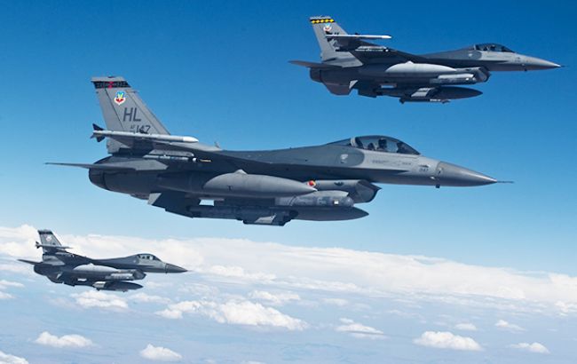 У США підтвердили політ винищувачів ВПС країни над Північною Кореєю
