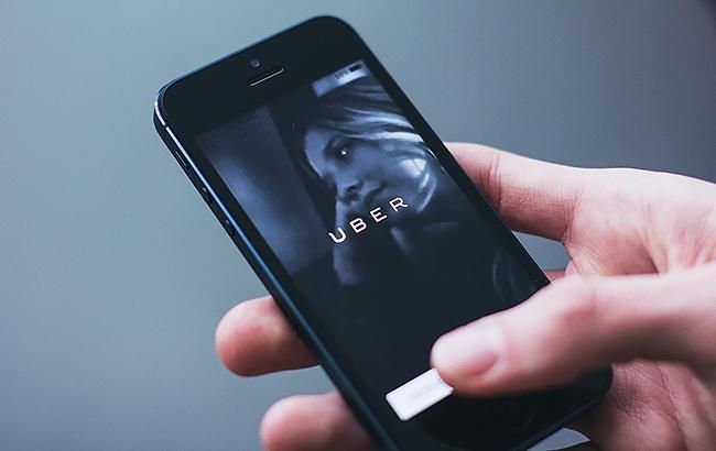 ФБР підозрює Uber у підкупі водіїв конкурента