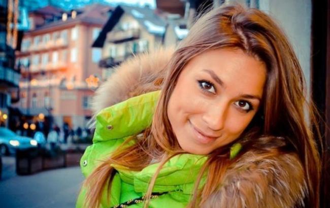 Победительница "Холостяка" показала округлившийся животик