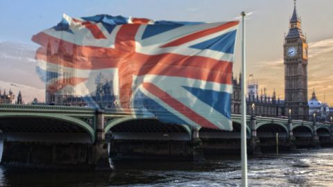 Правительство Британии намерено провести договор о Brexit до июля