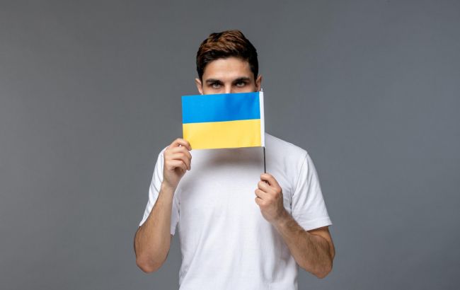 Парень из Казахстана объяснил, почему украинцам важно говорить на родном языке (видео)