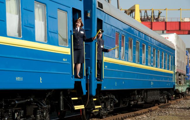 "Укрзализныця" назначила 9 дополнительных поездов к 8 Марта
