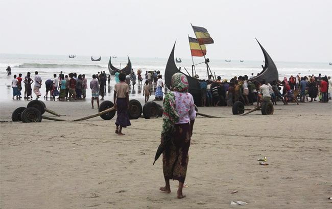 В Бенгальском заливе затонула лодка со 130 беженцами из Мьянмы