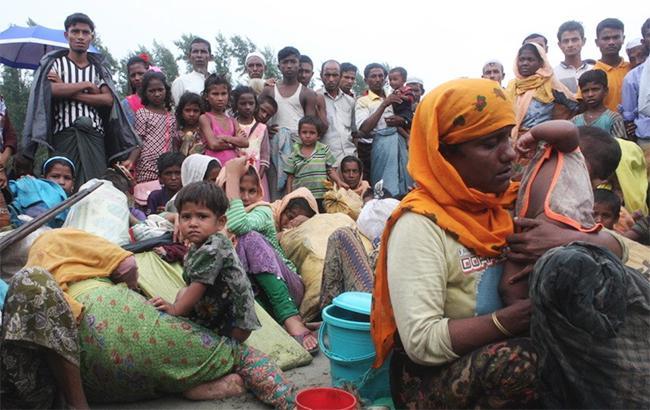 В Мьянме число беженцев рохинджа превысило 400 тыс. человек
