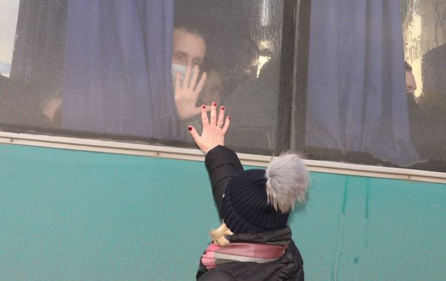 Минреинтеграции выплатило по 100 тысяч гривен освобожденным из плена украинцам
