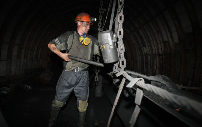 В Торецке под землей застряли более 100 шахтеров