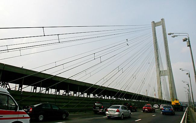 В Киеве ограничат движение транспорта на Южном мосту