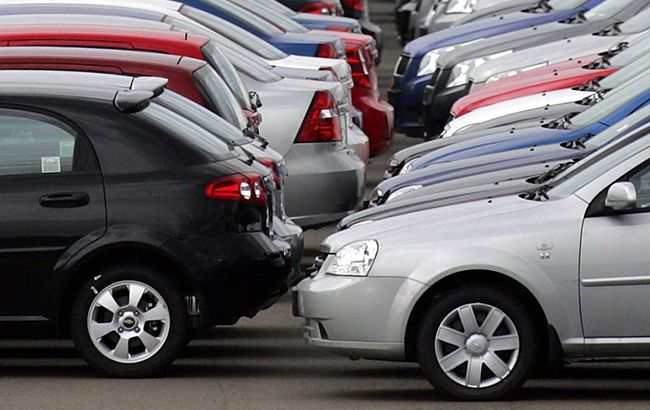 Китай продолжил заморозку тарифов на импорт автомобилей из США